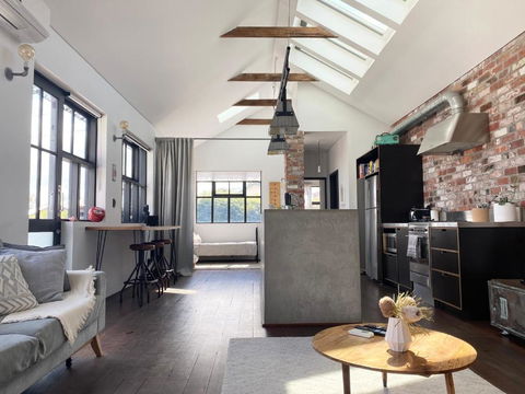 T H E L O F T - Stunning Private Apartment - Grafton Accommodation 2