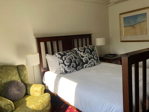 The Corner Hotel Alexandra - Grafton Accommodation 2
