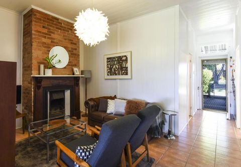 The Grey House - Grafton Accommodation 0