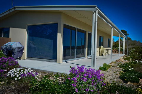 Beachside - Grafton Accommodation 3