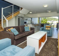 Beachside Apartment 13 - Grafton Accommodation