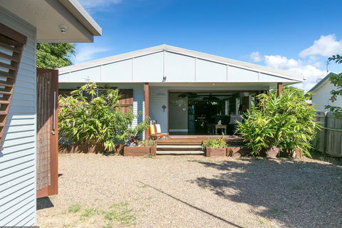 Beachside Cottages - Grafton Accommodation 2