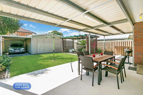 Beachside Holiday Home - Grafton Accommodation 1