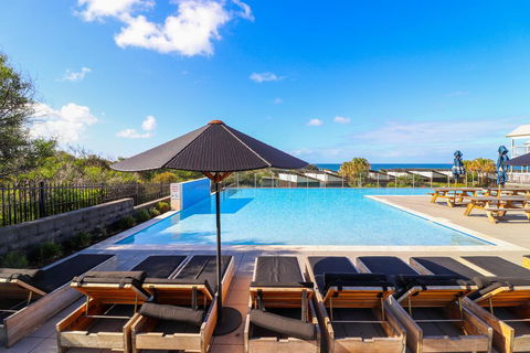 Beachside Oasis - Grafton Accommodation 2