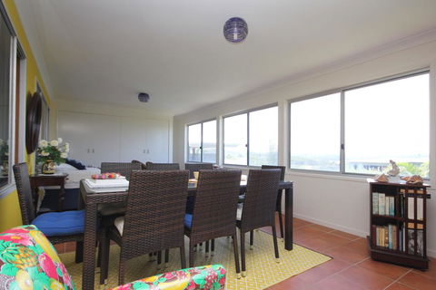 BEACHVIEW - 14 Second Ave , Bonny Hills - Grafton Accommodation 3