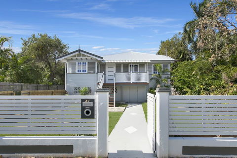 Beautiful Queenslander - Grafton Accommodation 1