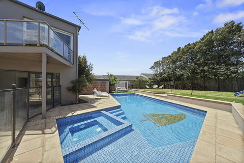Beleura By The Beach - Grafton Accommodation 0