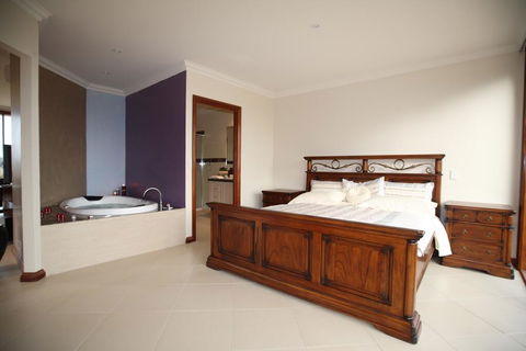 Bellfield Retreat - Grafton Accommodation 0
