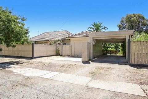 Benson House & Benson Lodge - Grafton Accommodation 2