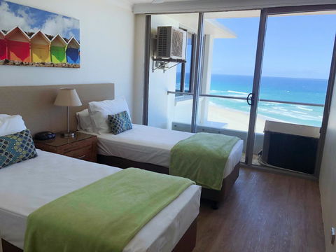 Berkeley On The Beach - Grafton Accommodation 2