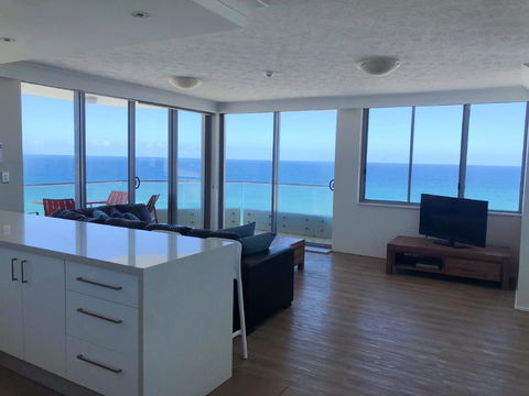 Berkeley On The Beach - Grafton Accommodation 3