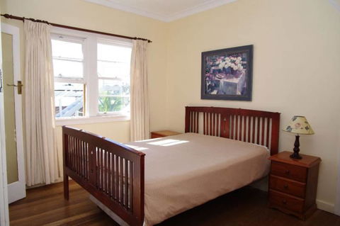 Berry, 16 East Street - Grafton Accommodation 3