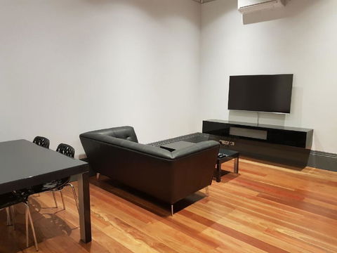 Bespoke On Main - Grafton Accommodation 1