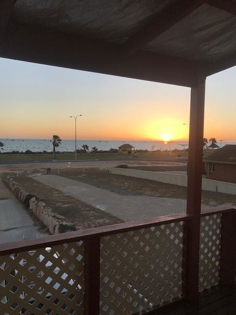 Best Beach Villa - Grafton Accommodation 1