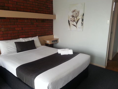 Big Valley Lakeside Paradise Motor Inn - Grafton Accommodation 3