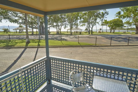 BIG4 Rowes Bay Beachfront Holiday Park - Grafton Accommodation 2
