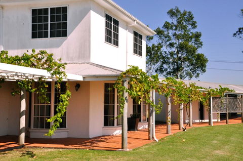 Bimbadgen - Grafton Accommodation 1