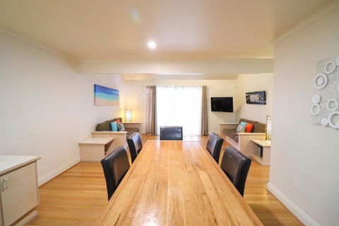 Blackbutt Family Loft Townhouse - Grafton Accommodation 2