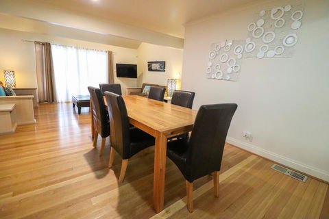 Blackbutt Family Loft Townhouse - Grafton Accommodation 3