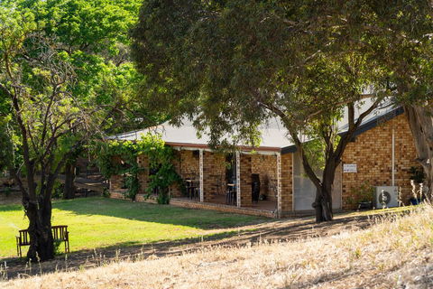 Blickinstal Barossa Valley Retreat - Grafton Accommodation 3