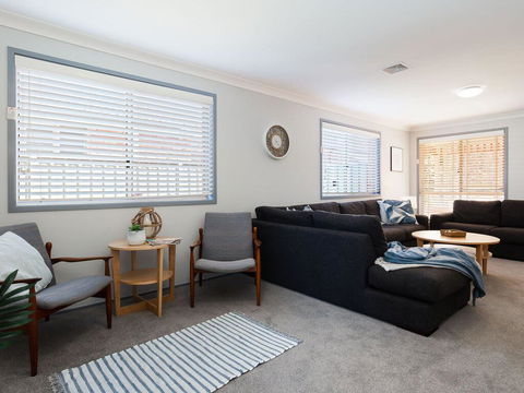 Blue Bay, 83a Rocky Point Road - Foxtel & Air Conditioning Downstairs - Grafton Accommodation 1