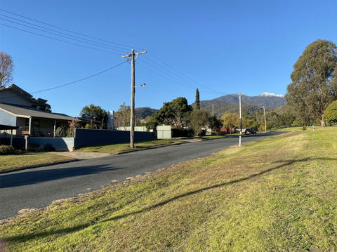 Blue Manor On Fairway - Grafton Accommodation 1