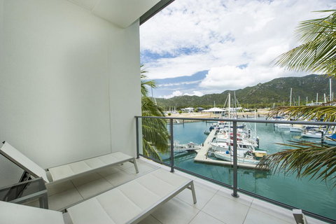 Blue On Blue Apartment 332 - Grafton Accommodation 1