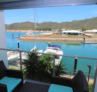 Blue on Blue Studio Room 1222 - Grafton Accommodation