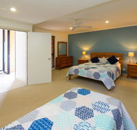 Blue Water Retreat - Downstairs - Grafton Accommodation