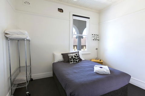 Boatrowers Hotel Stockton - Grafton Accommodation 3