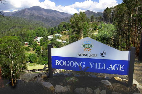 Bogong Village - Grafton Accommodation 0