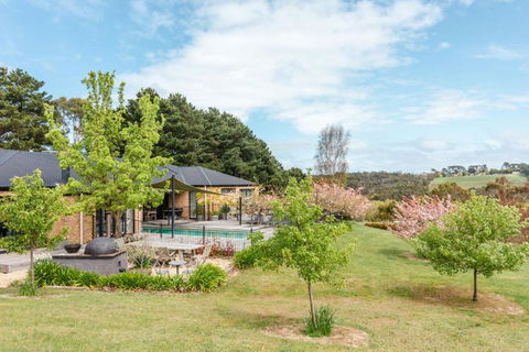 The Lakehouse - Grafton Accommodation 0
