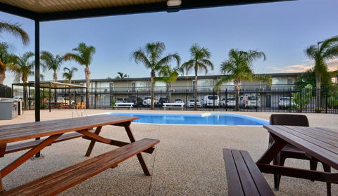 Westland Hotel Motel - Grafton Accommodation 2