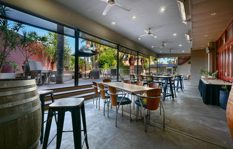 Westland Hotel Motel - Grafton Accommodation 3