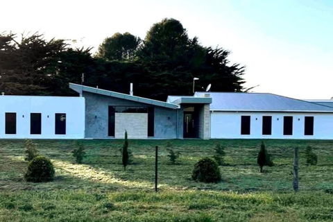 White Hut On Golflinks - Grafton Accommodation 0