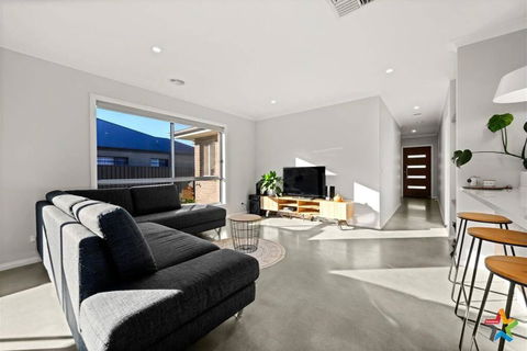 Wodonga Riverside Stay - Grafton Accommodation 0