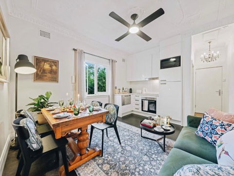 XQ Collection Jaques La Maison - Grafton Accommodation 1
