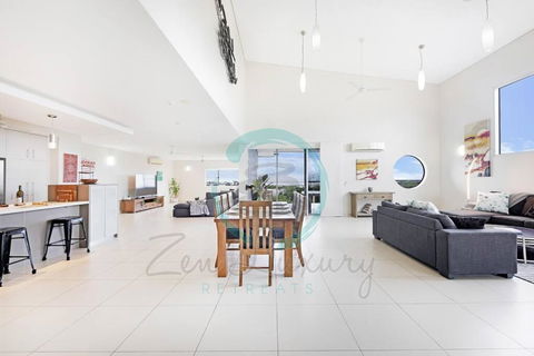 ZEN LUXURY: 2-Story 4-BR Penthouse In Darwin City With Mindal Markets & Harbour Views - Grafton Accommodation 3