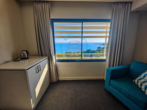 ZEN88 ESPLANADE: Hotel Suite W/ Ocean/Sunset Views - Grafton Accommodation 2