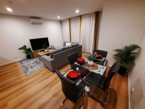ZMITH Apartment - BROOKE, - Near AIS, GIO Stadium, UC, & Nth - Canberra Hospital - Grafton Accommodation 0