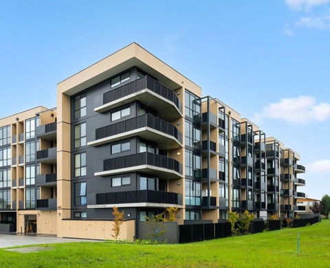 ZMITH Apartment - BROOKE, - Near AIS, GIO Stadium, UC, & Nth - Canberra Hospital - Grafton Accommodation 1