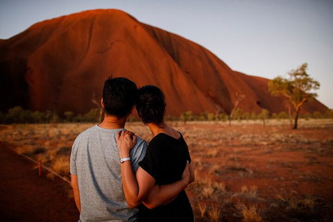 Uluru Sunrise And Guided Base Walk - Grafton Accommodation 2