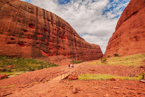 Kata Tjuta Sunrise And Valley Of The Winds Half-Day Trip - Grafton Accommodation 3