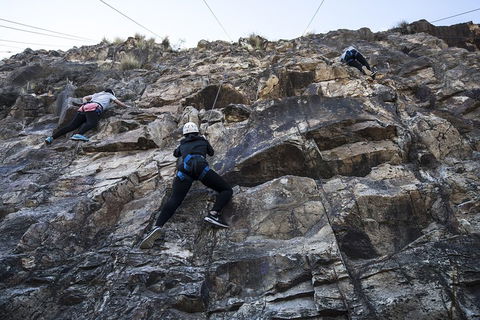Rock Climbing At The Kangaroo Point Cliffs In Brisbane - Grafton Accommodation 4