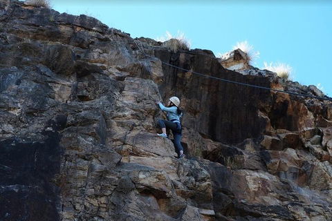 Rock Climbing At The Kangaroo Point Cliffs In Brisbane - Grafton Accommodation 5