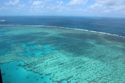 Reef And Island Scenic Flight From Airlie Beach - Grafton Accommodation 1