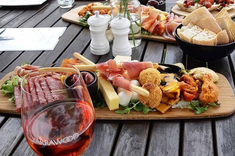 CHEVY CONVERTIBLE Package For 4 -Wine Lunch Cheese & Chocolate From Yarra Valley - Grafton Accommodation 0