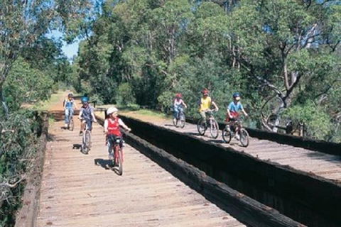 Perth Hills - Wildlife, Art & Gastronomy - Grafton Accommodation 2