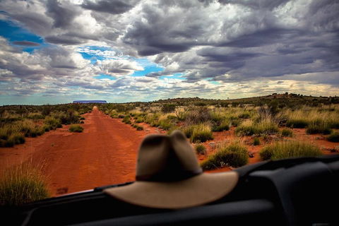 Mount Conner 4WD Small Group Tour From Ayers Rock Including Dinner - Grafton Accommodation 4